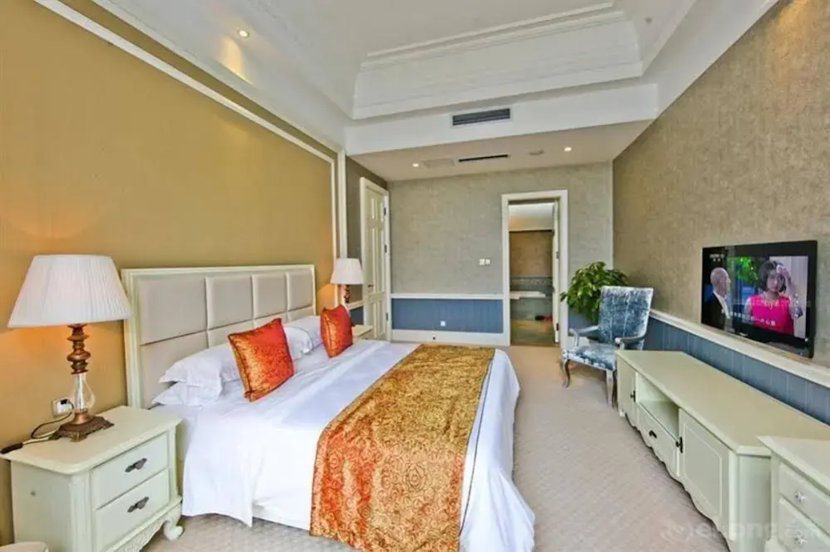 Yantai Blue Sky Hotel
