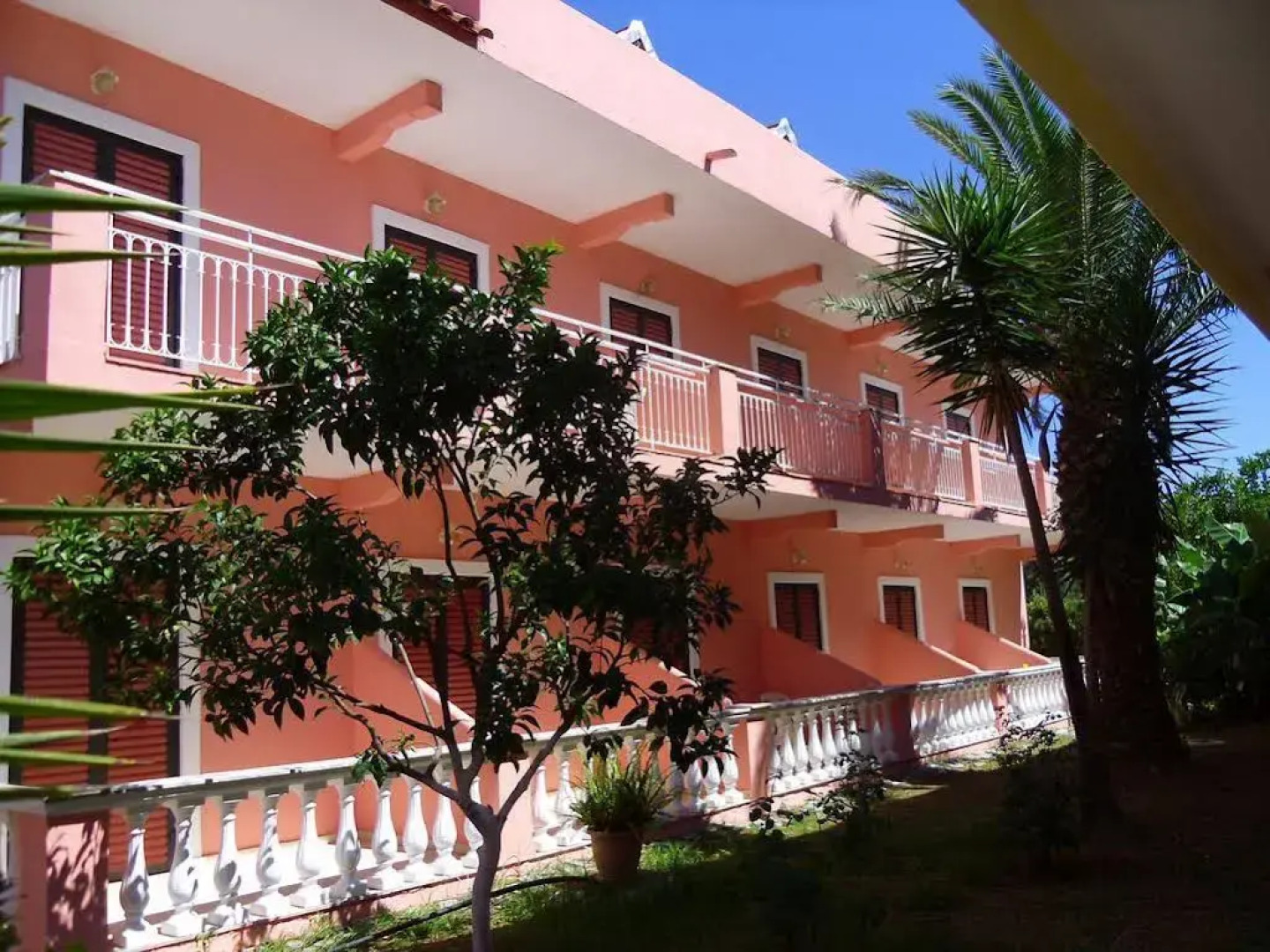 Valentinos Apartments