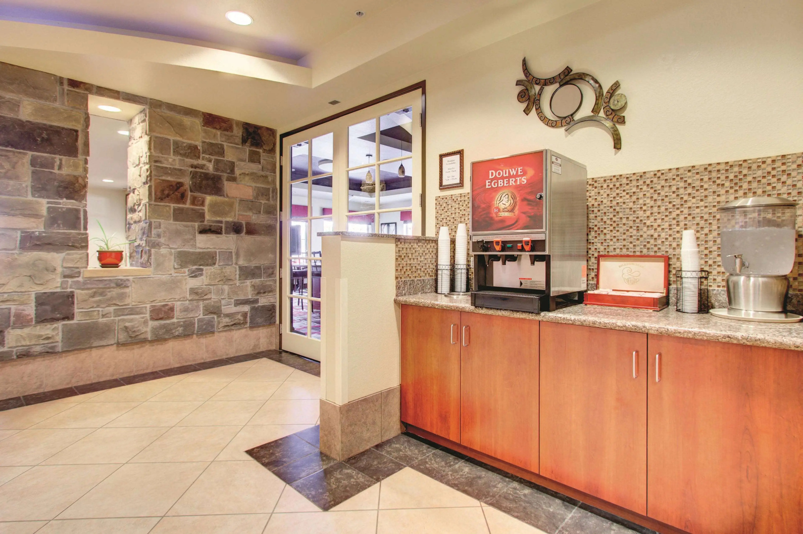 La Quinta Inn & Suites by Wyndham Denver Gateway Park
