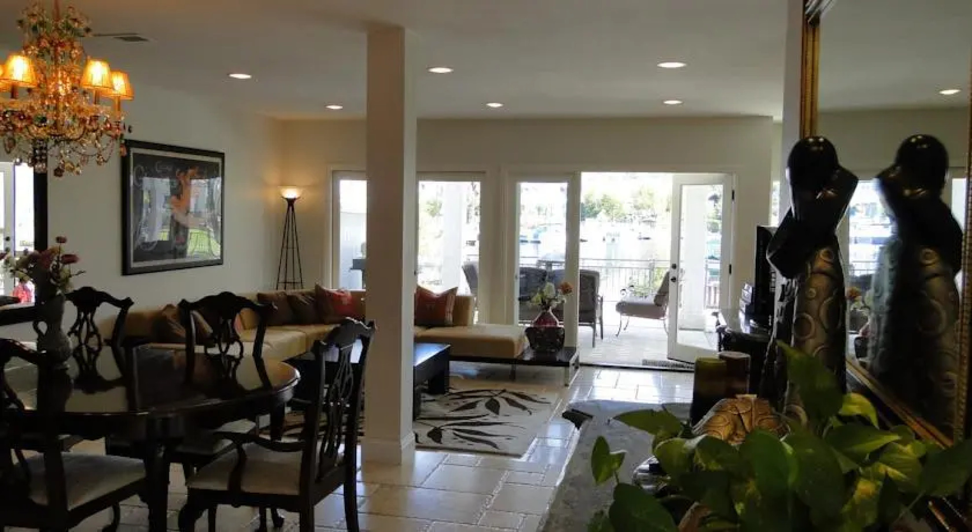 Villa Sereno- Luxury Lakefront Villa near Laguna Beach