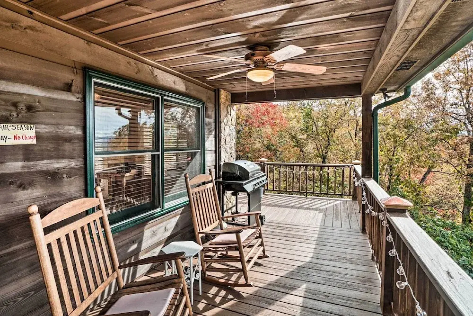 Hiawassee Cabin w/ Mtn Views < 1 Mi to Lake!