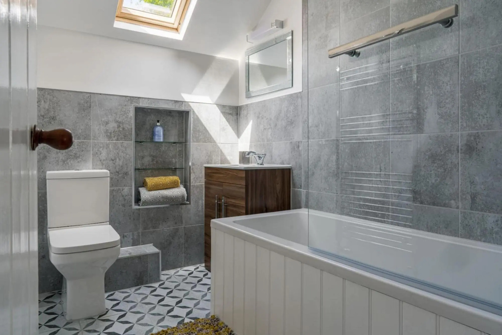 Strelna Coach House - Gateway to the Moor