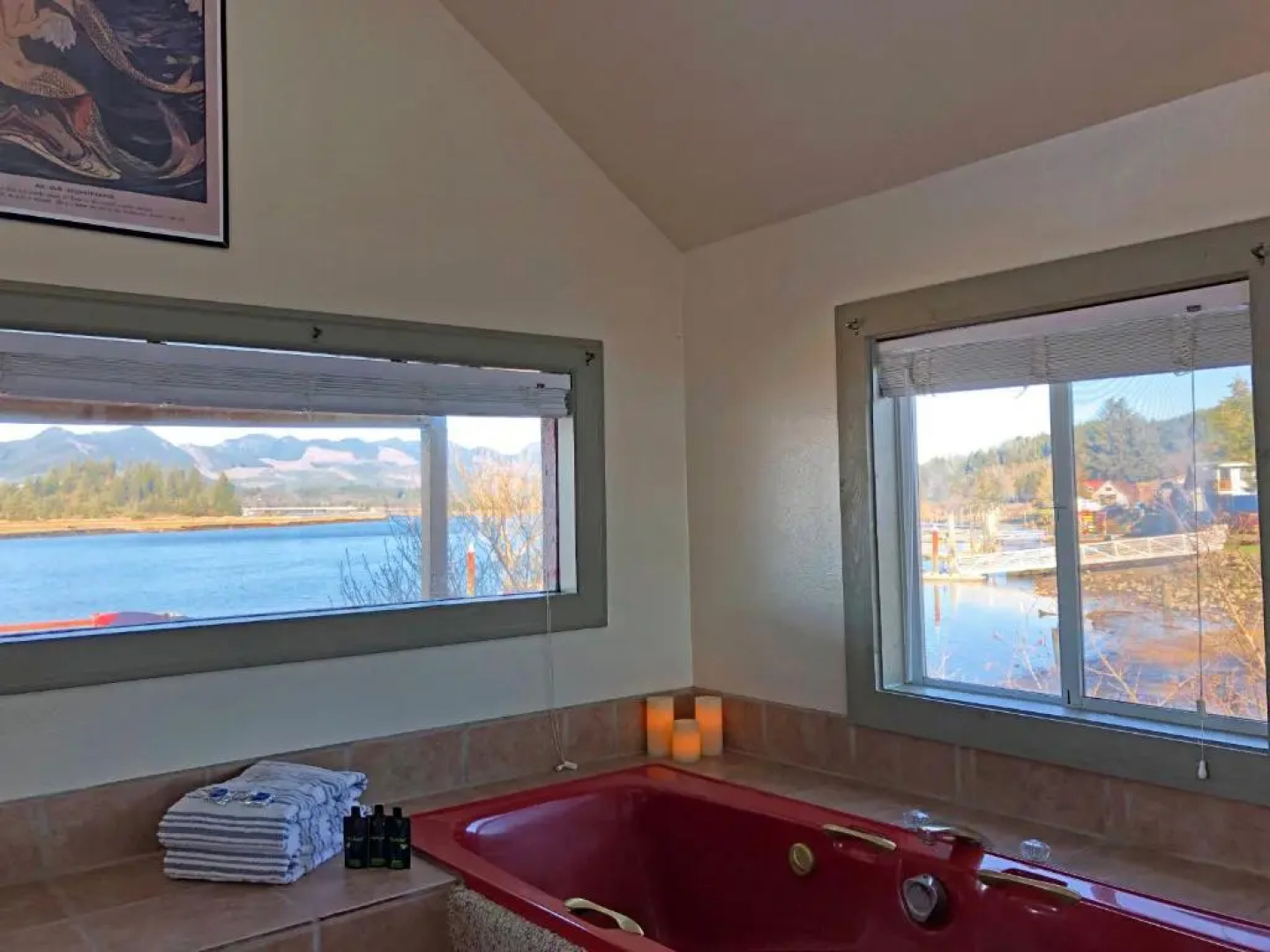 Wheeler on the Bay Lodge & Marina