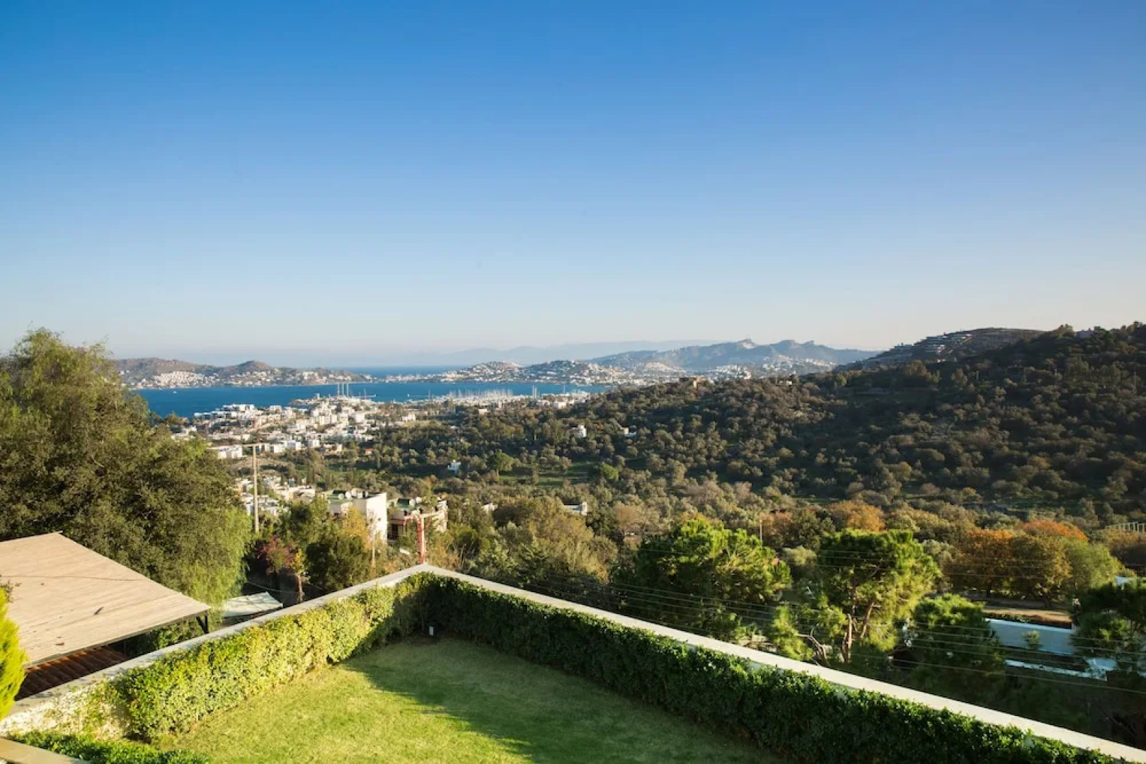 Important Group Villa Prestige