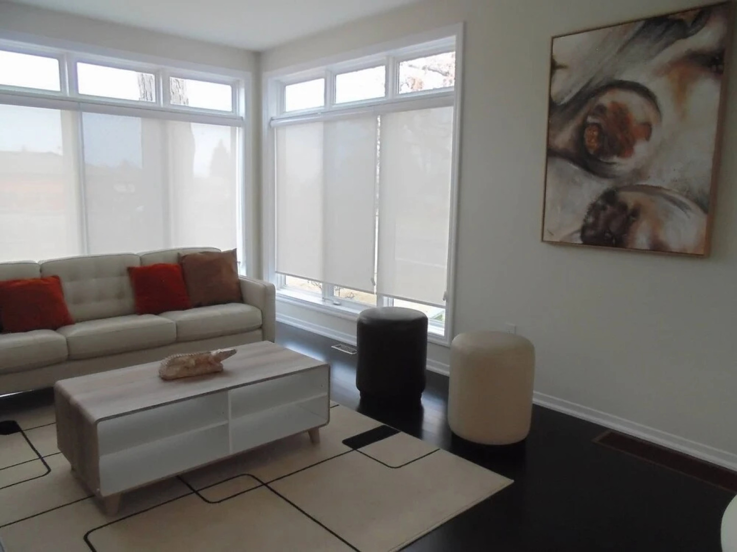 Luxury White House In Oakville Free Ev Charging