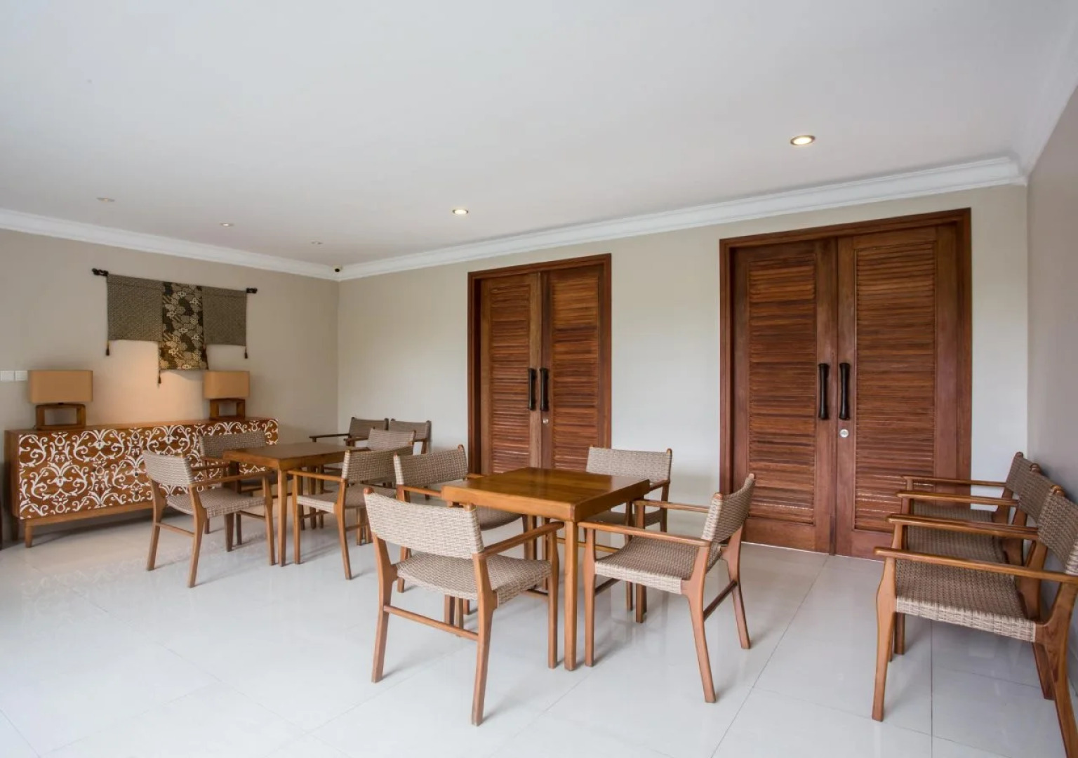 Seminyak Lagoon All Suites Hotel