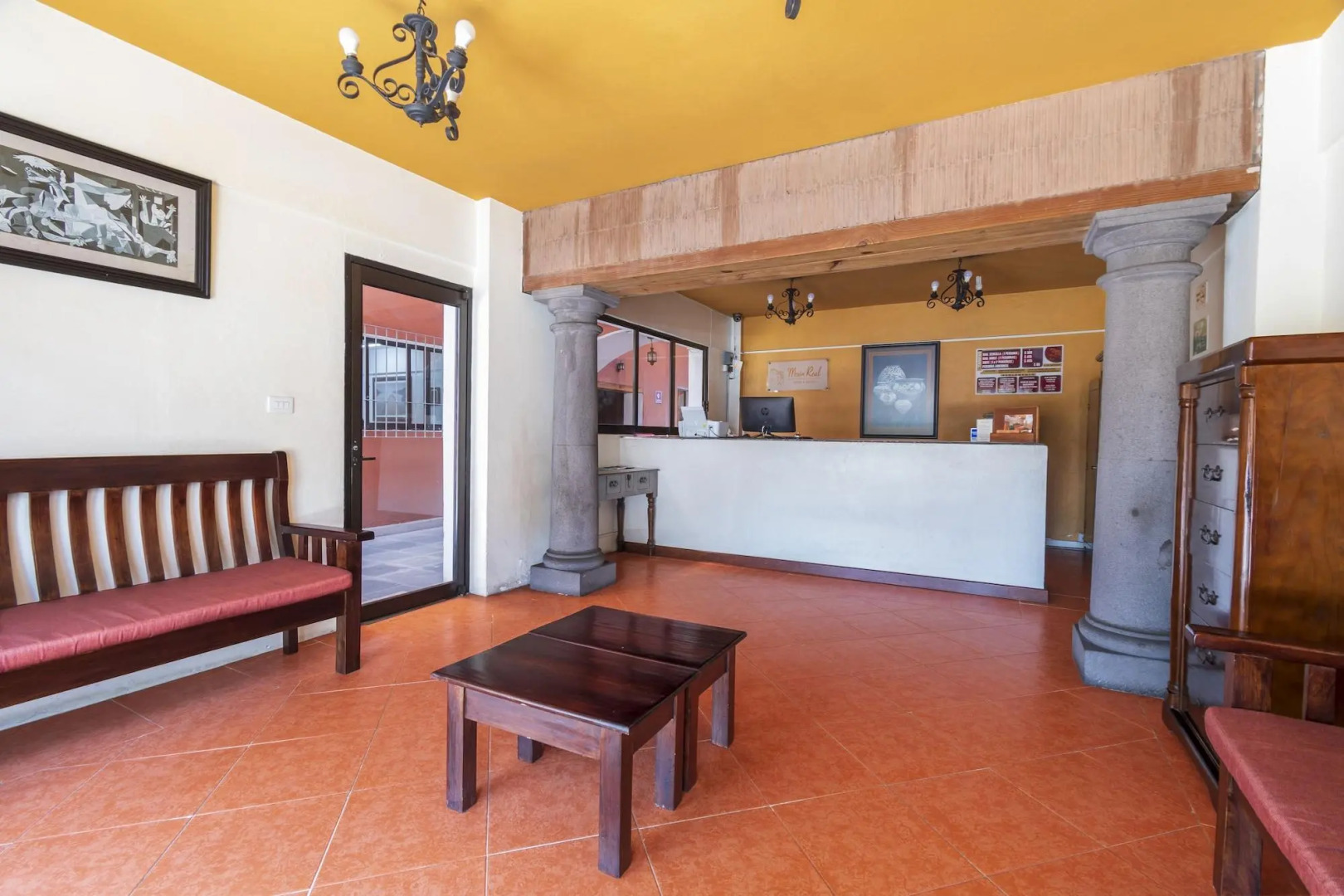 Meson Real Hotel & Suites