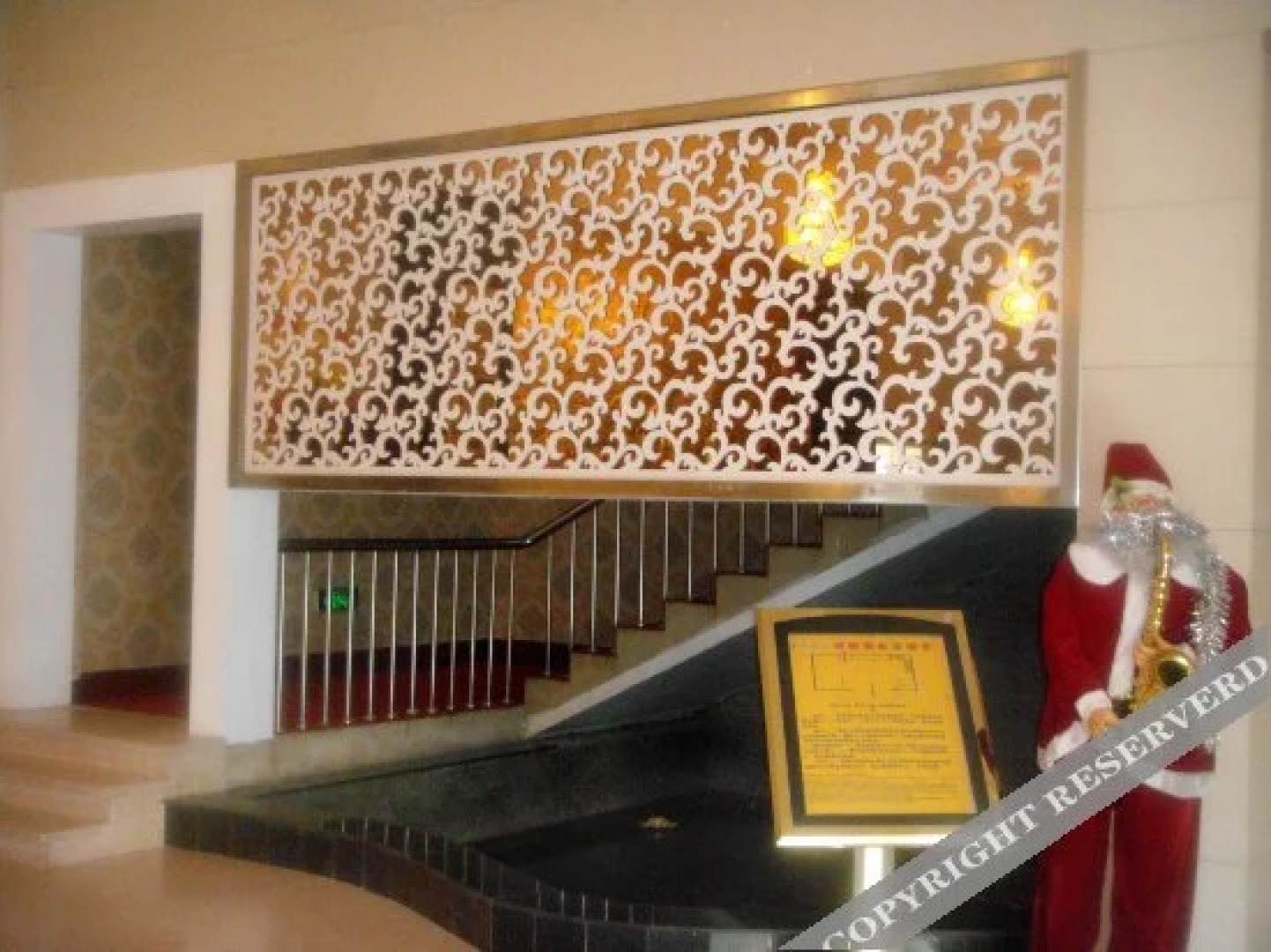 Quzhou Crown Holiday Hotel