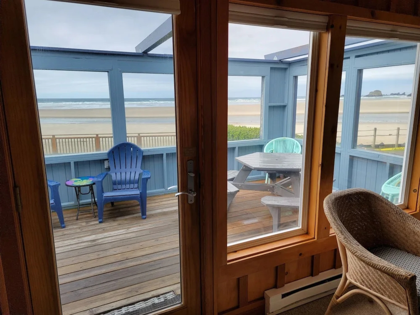 The Waves/The Argonauta Inn/The White Heron Lodge