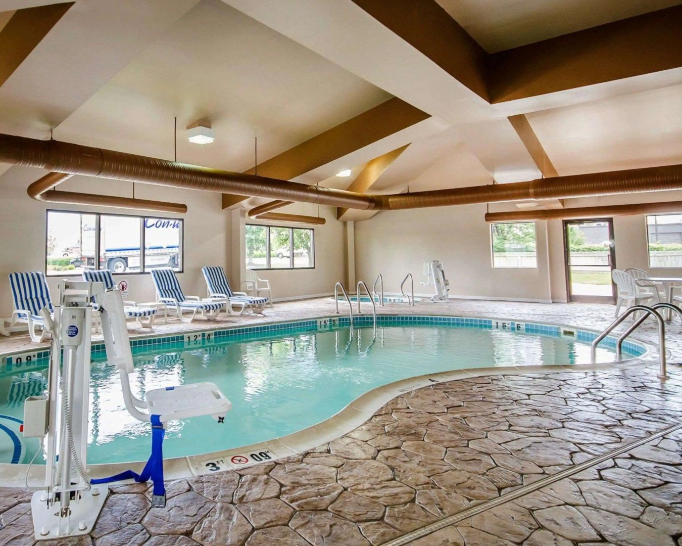 Comfort Suites Louisville East