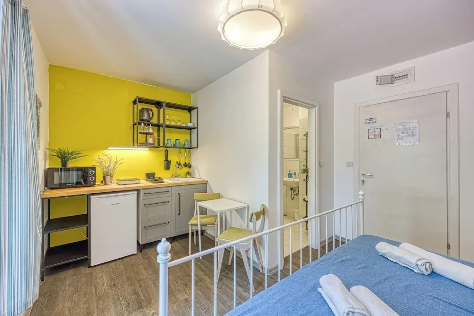 Blue Studio Apartment