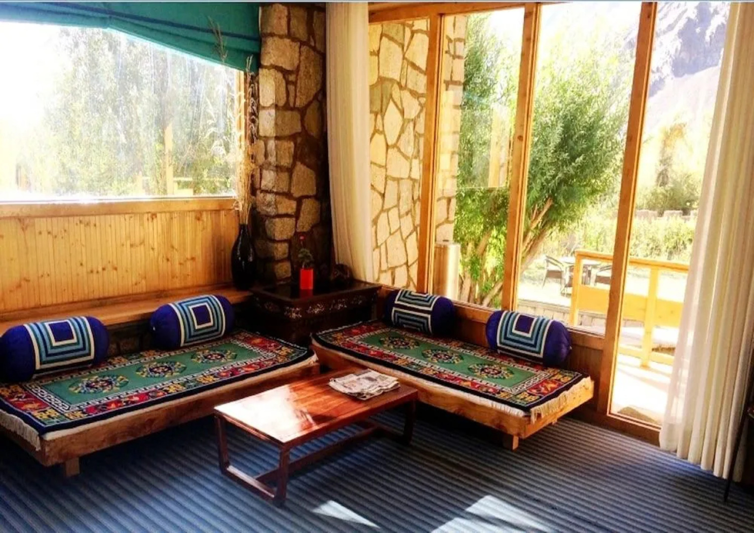 Stone Hedge Hotel - Hunder