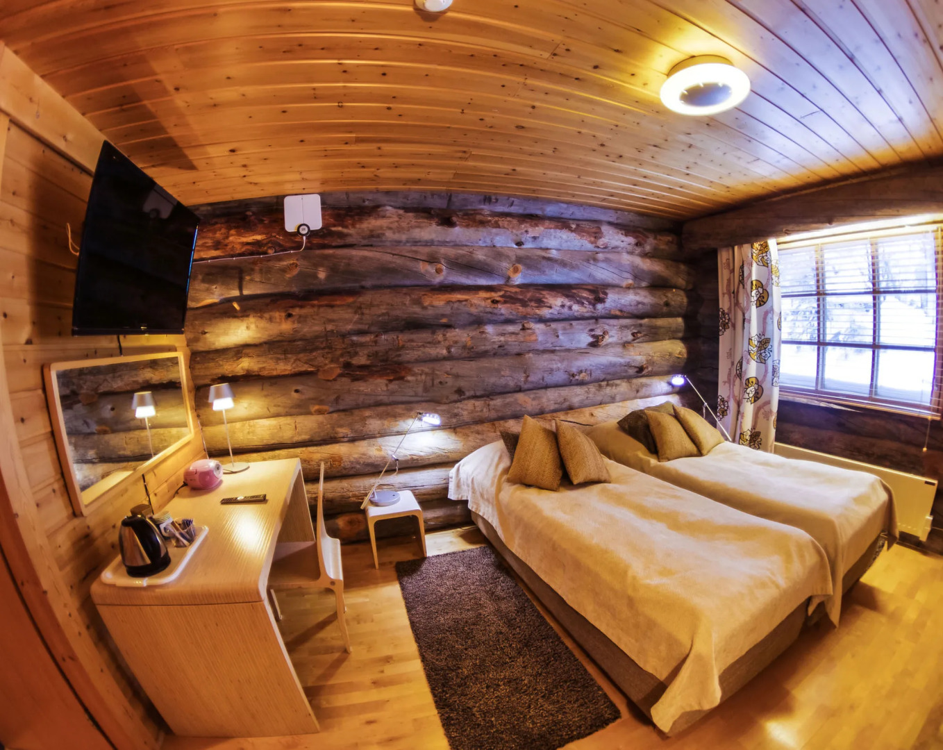 Kuukkeli Log Houses Teerenpesä