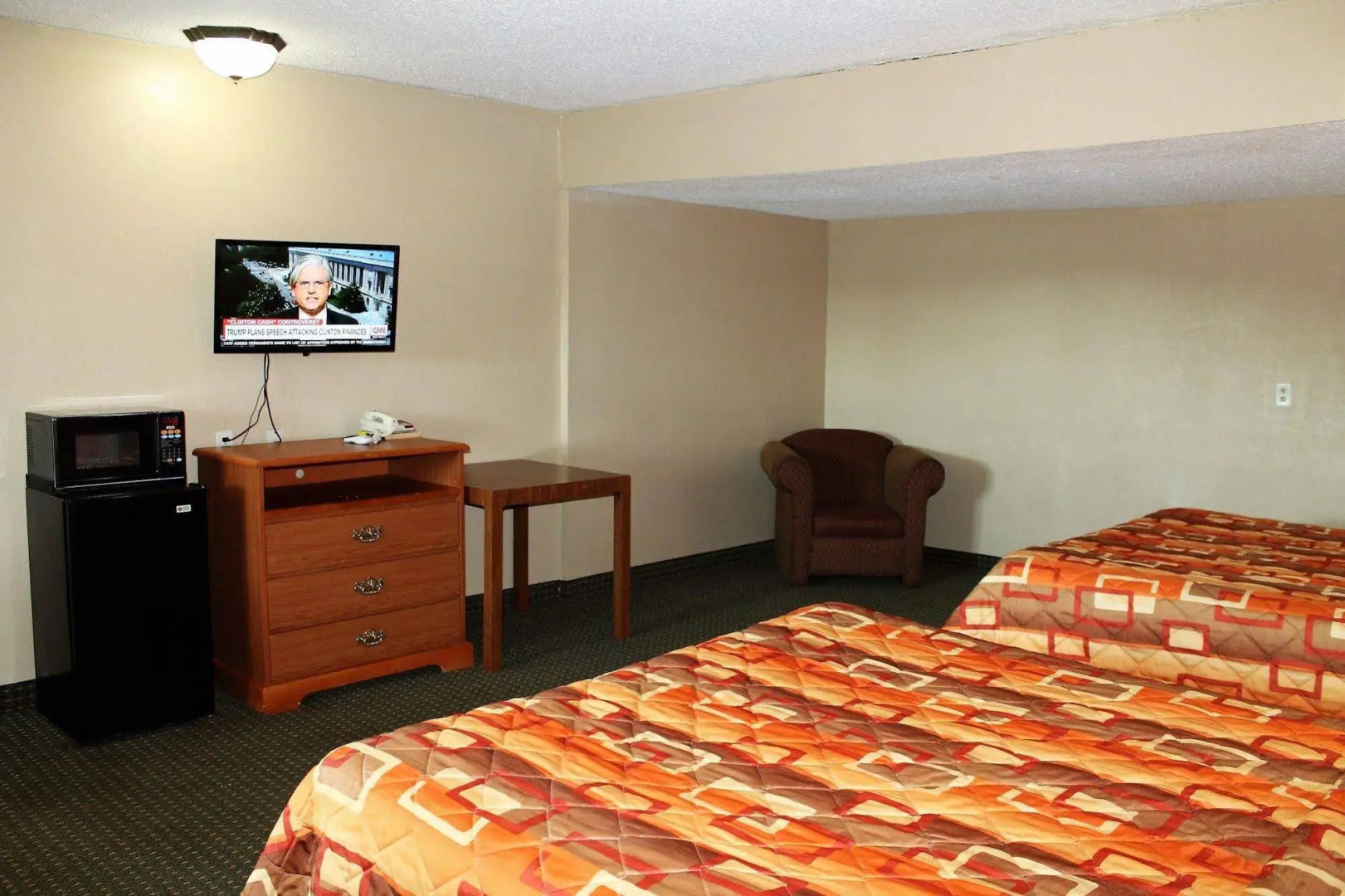 Continental Inn & Suites Nacogdoches TX / SFA  University/Downtown