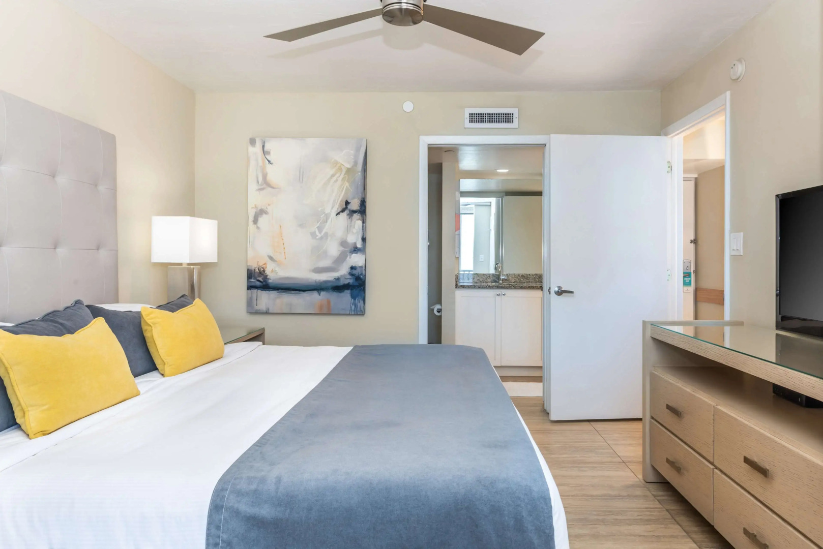 DiamondHead Beach Resort