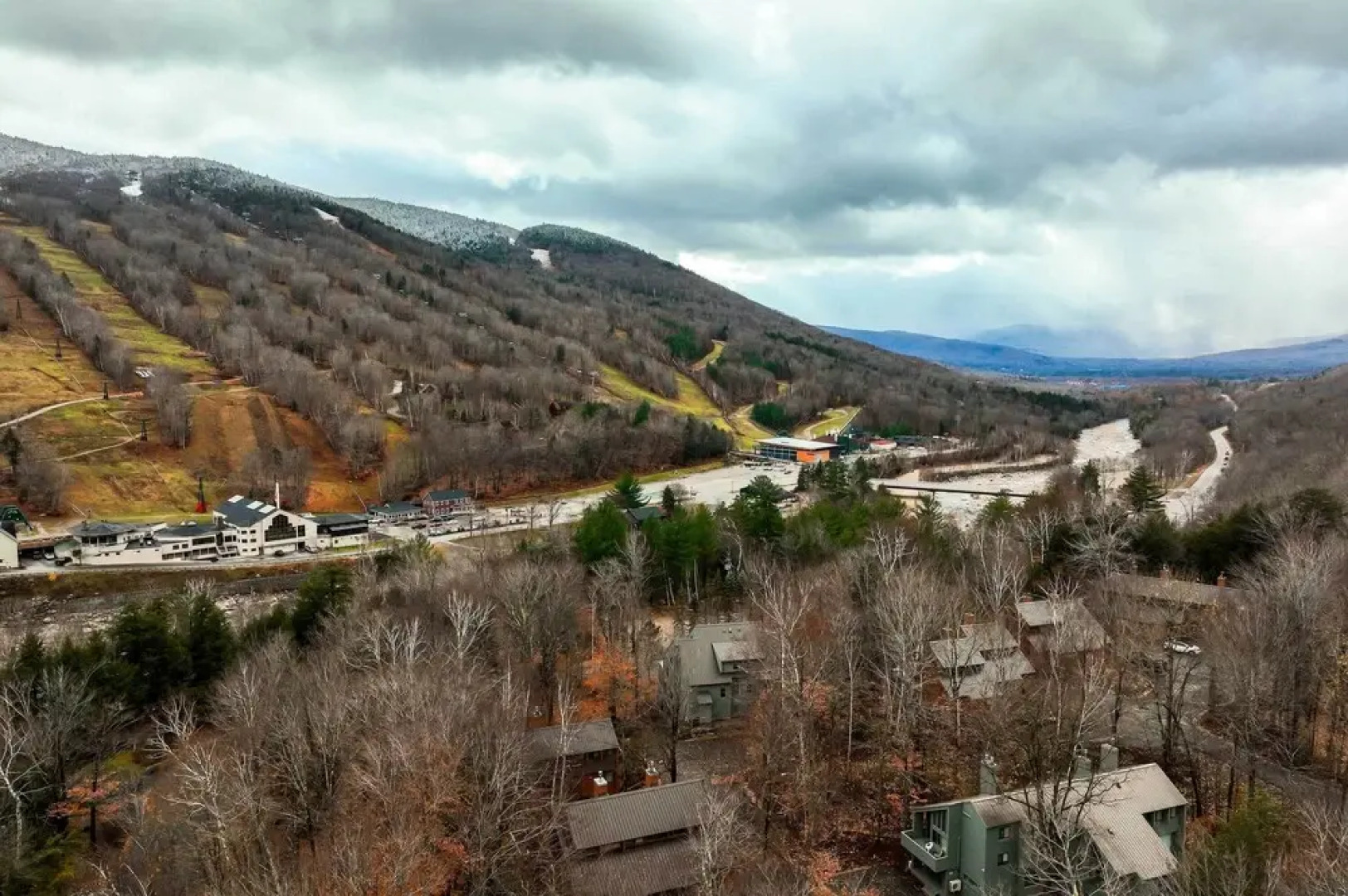 Village of Loon Condo in Lincoln w/ Pool Access