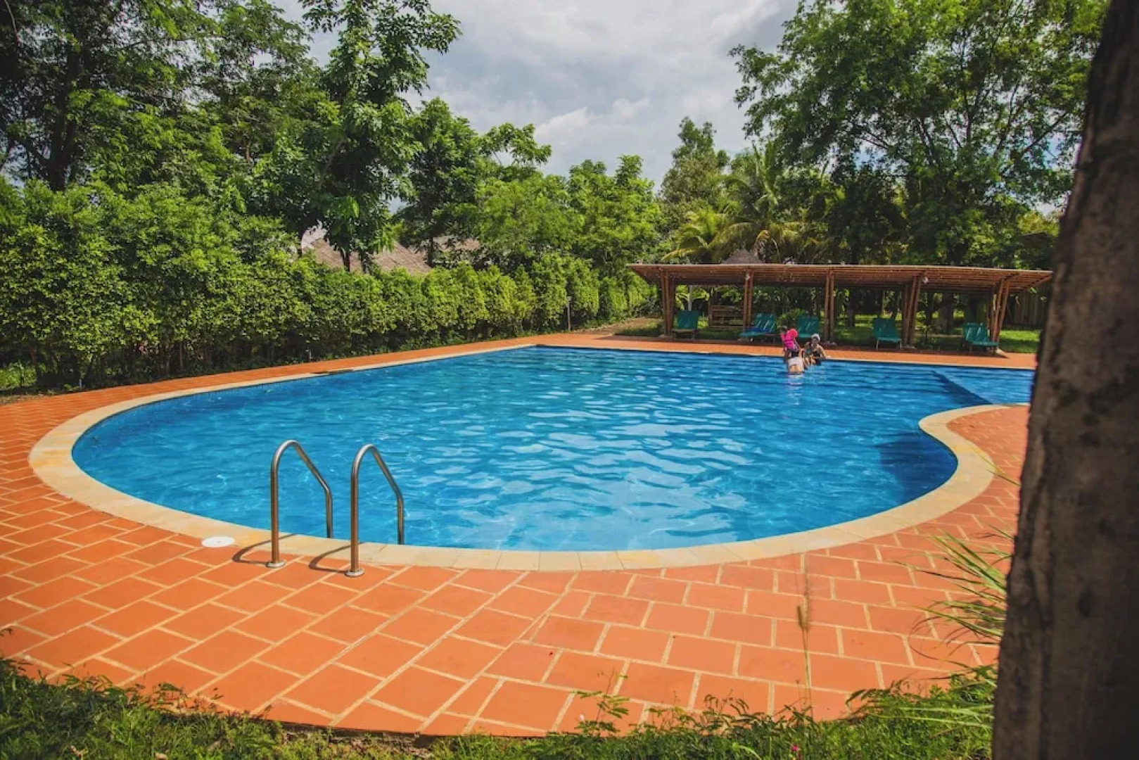 Hanchey Bamboo Resort