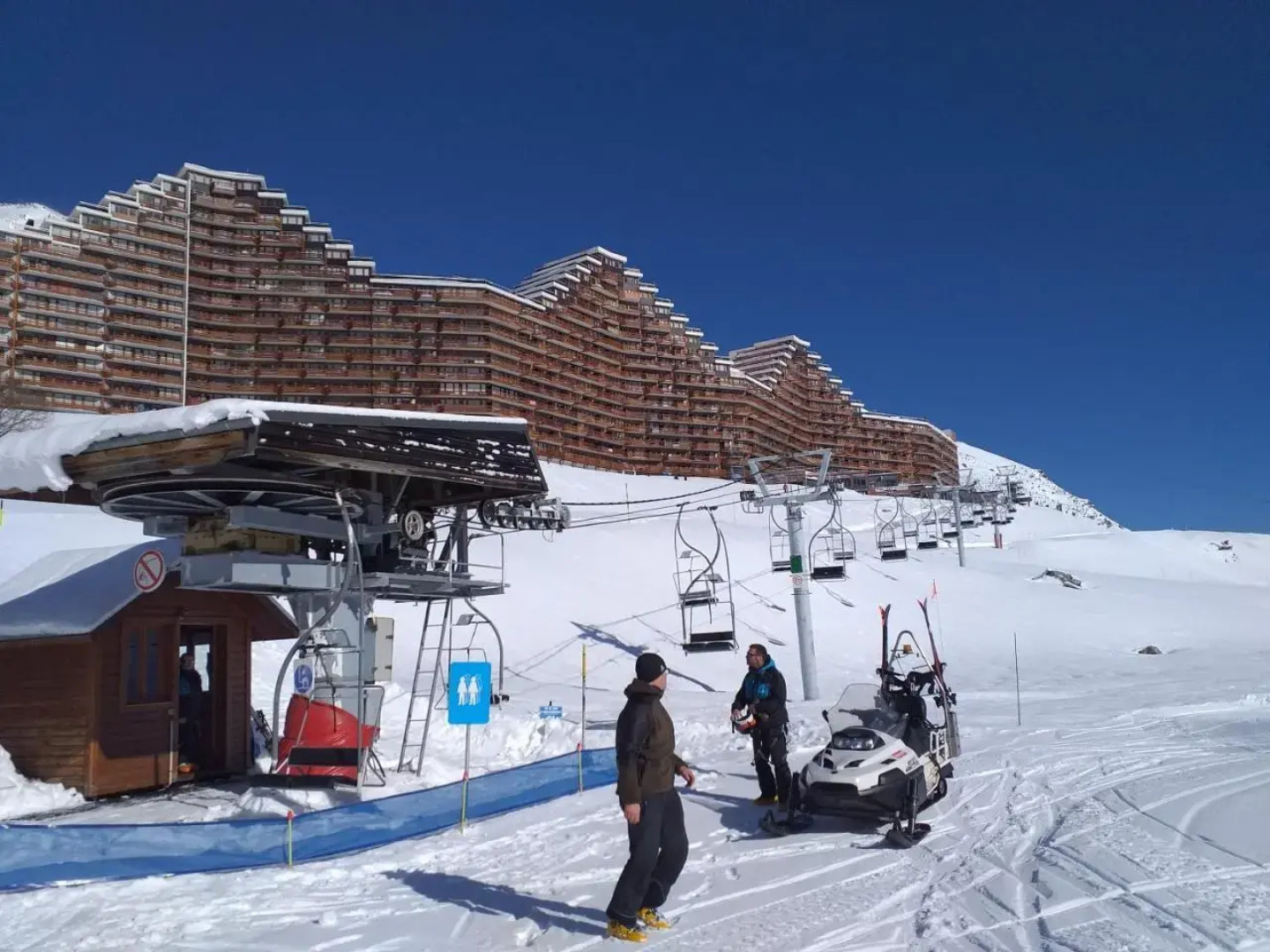 STUDIO en PLEINE MONTAGNE AVEC VUE SUR MARMOTTES