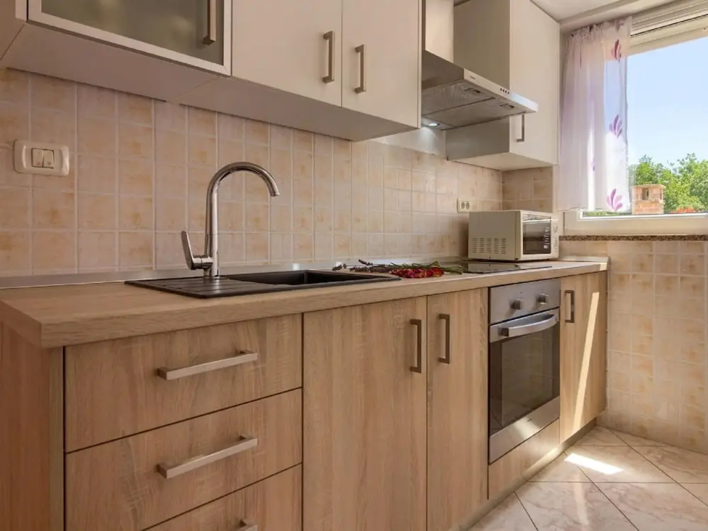 Villa in Peroj With Pool Near Beach