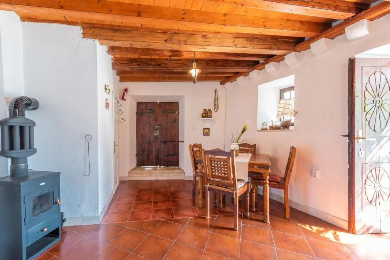 Charming Bohemian house in Perast