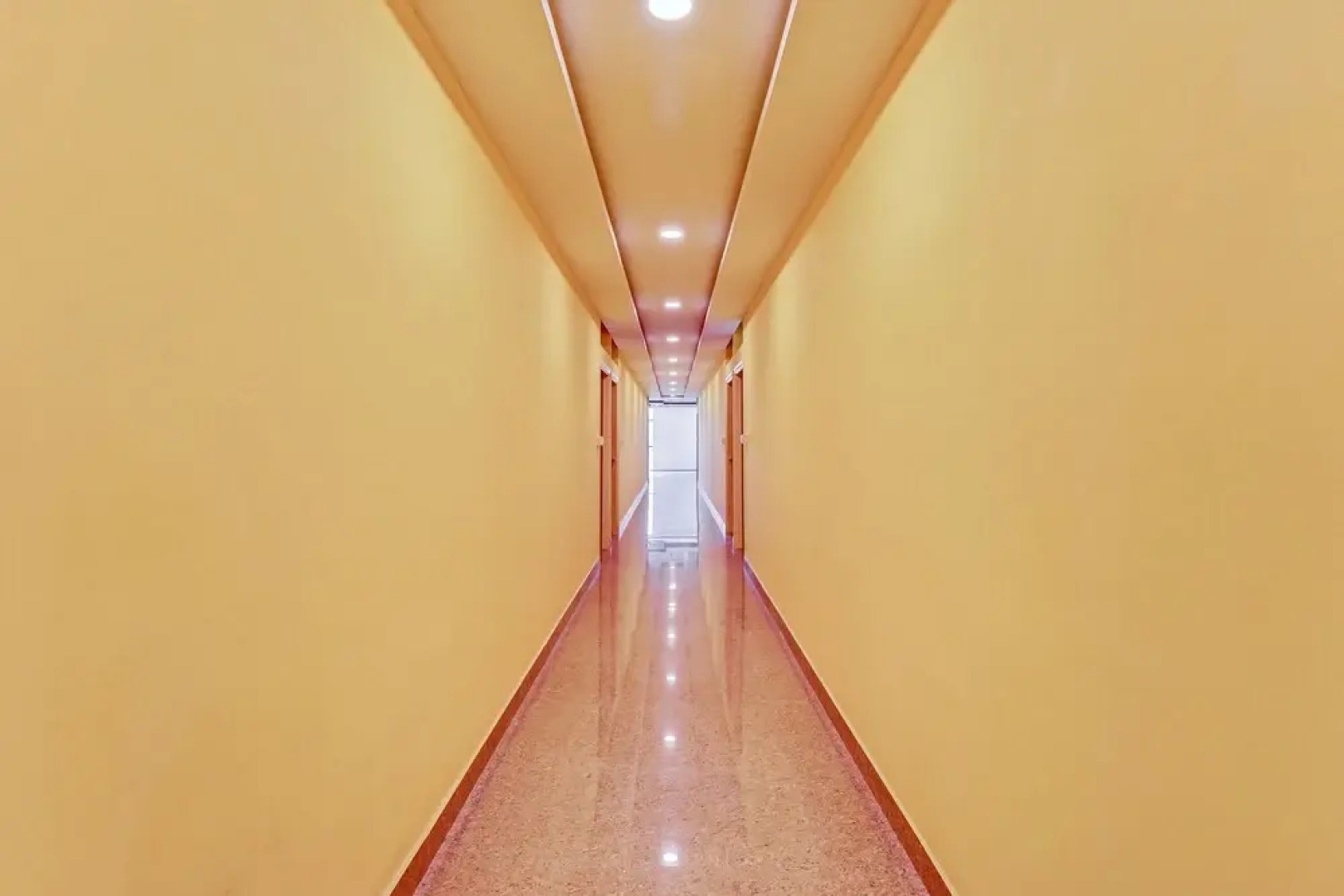 Oyo 48950 Vaishali Residency