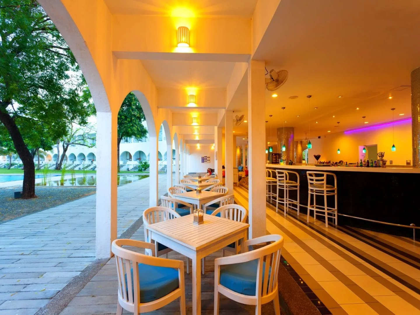 Trinco Blu by Cinnamon