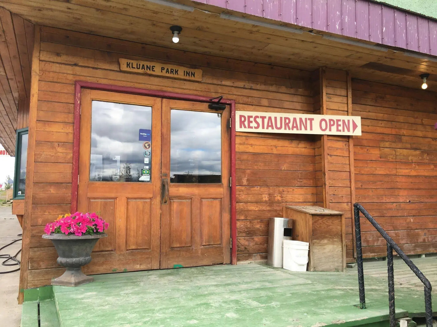 Kluane Park Inn