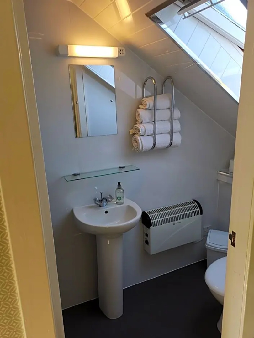 Glenfern Guest House with No Hot Tub & Cottage with Private Hot Tub