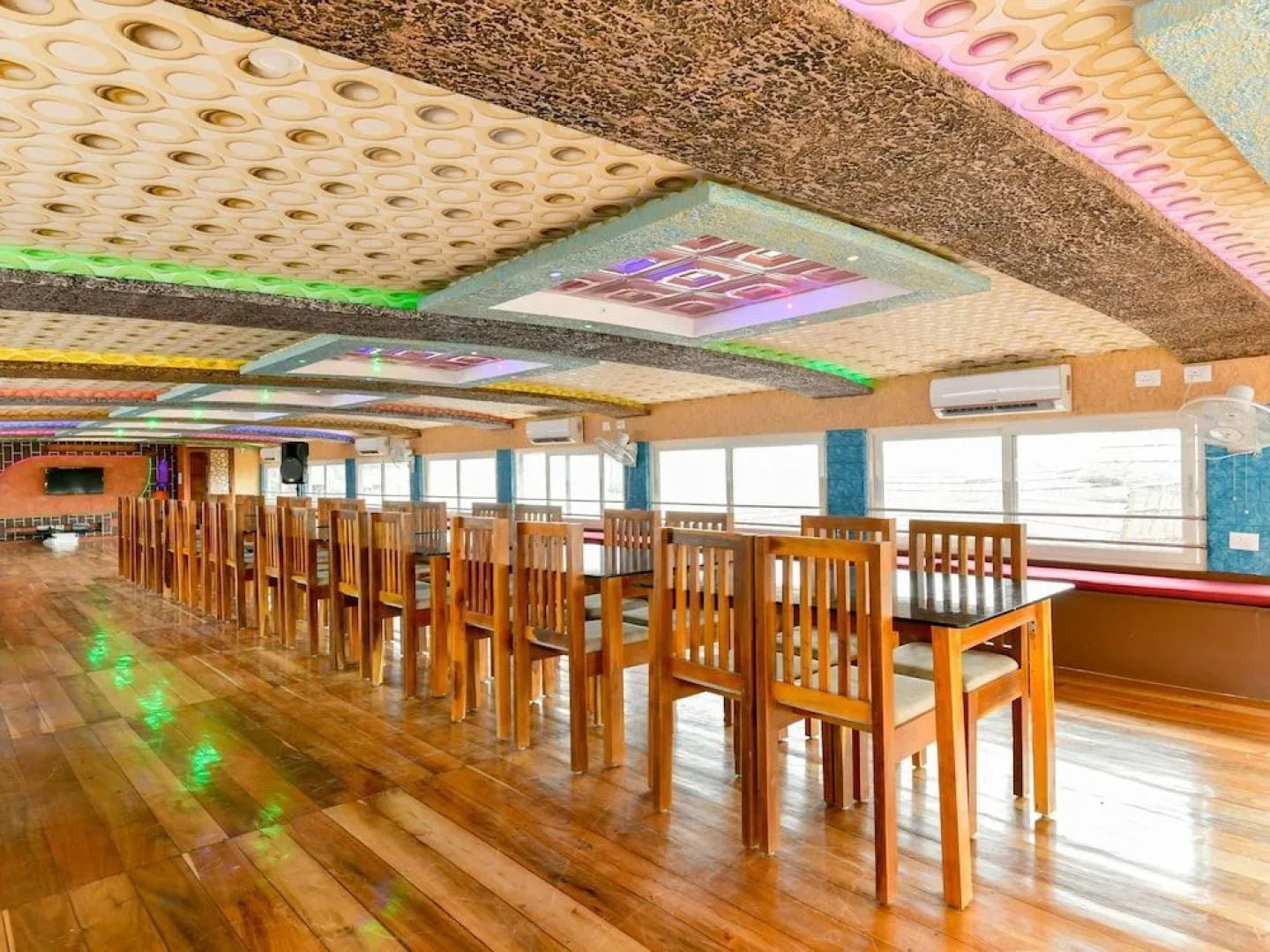 OYO 22272 Houseboat Anugraha 8 Bhk