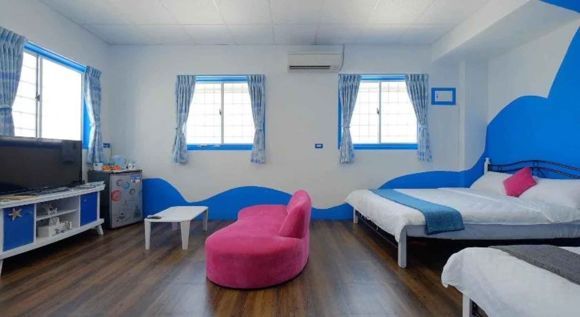 Greece Hand For Hualien