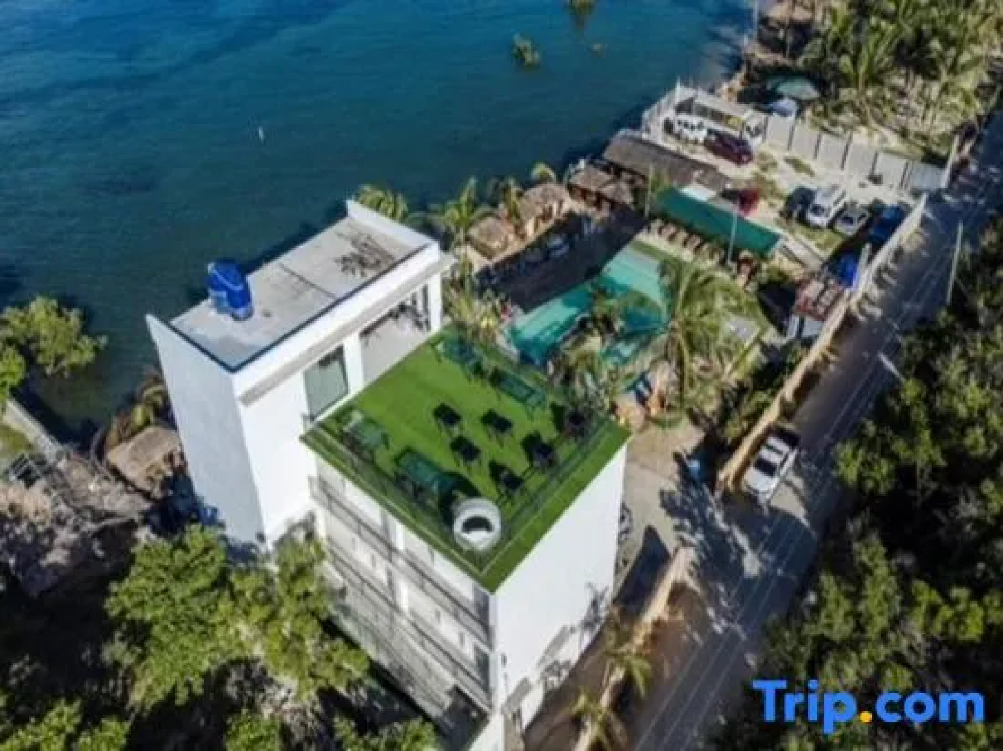 RedDoorz @ PWL Exclusive Resort Cebu