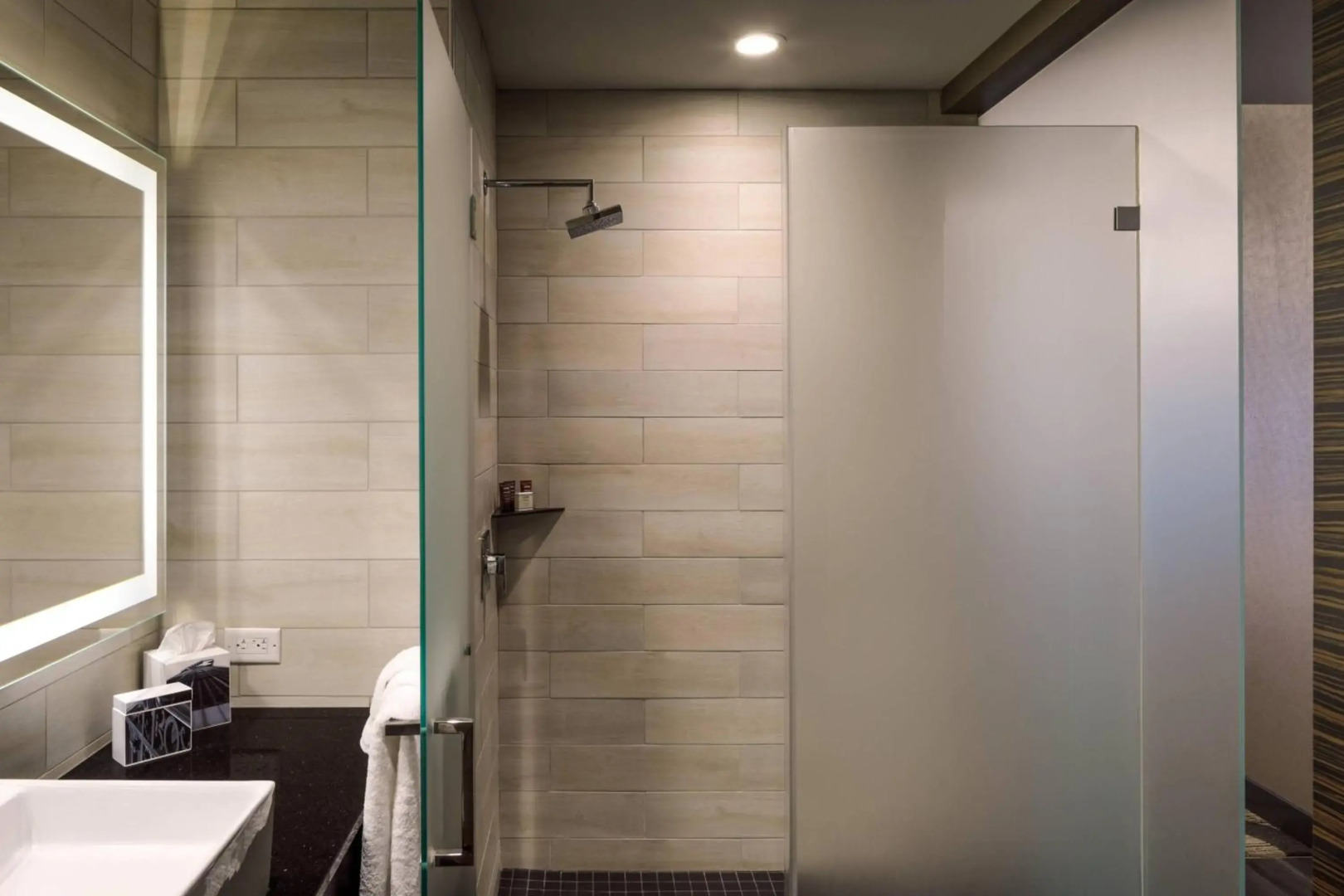 Metropolitan at The 9, Autograph Collection