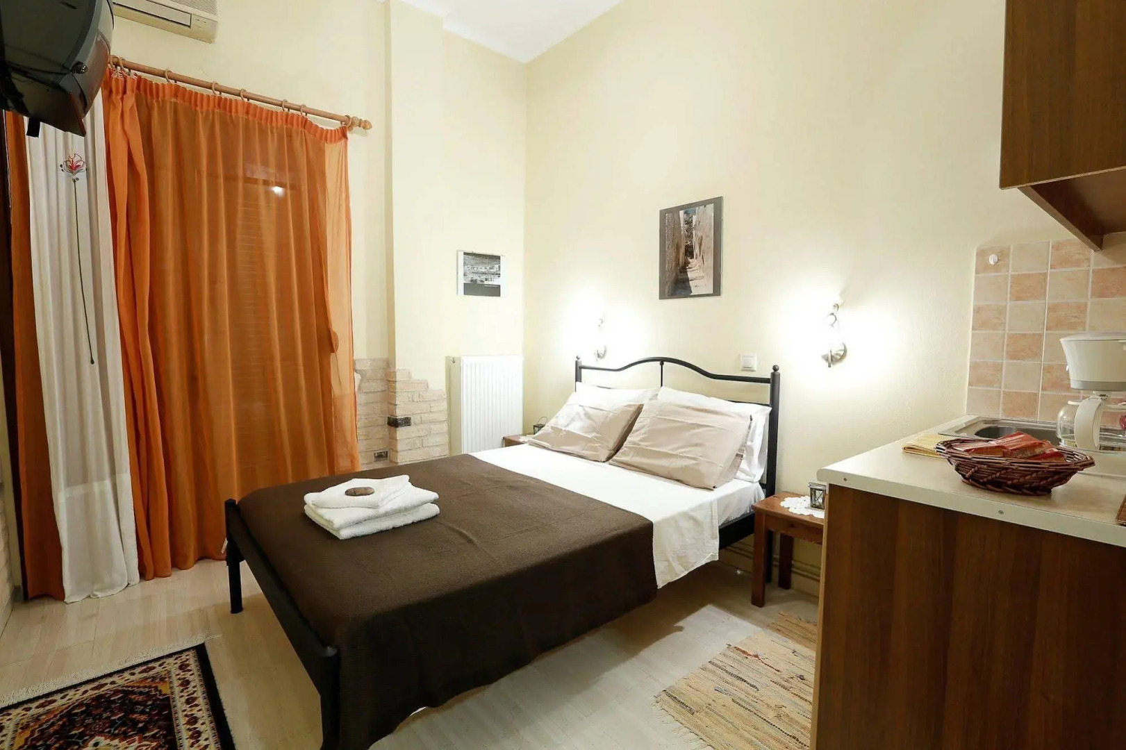 Mpalkoni Sti Monemvasia