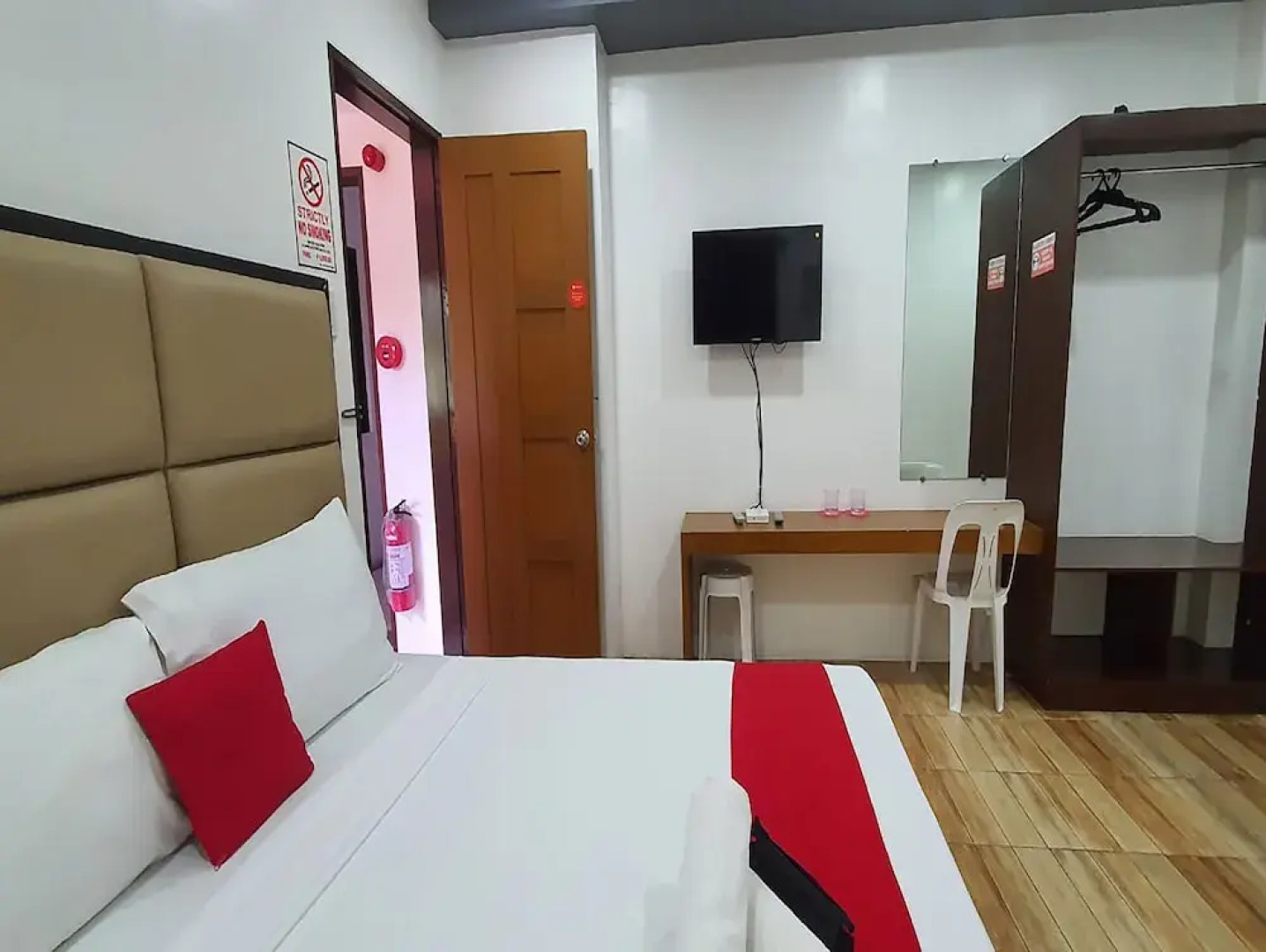 OYO 869 Jnv Dream Hotel