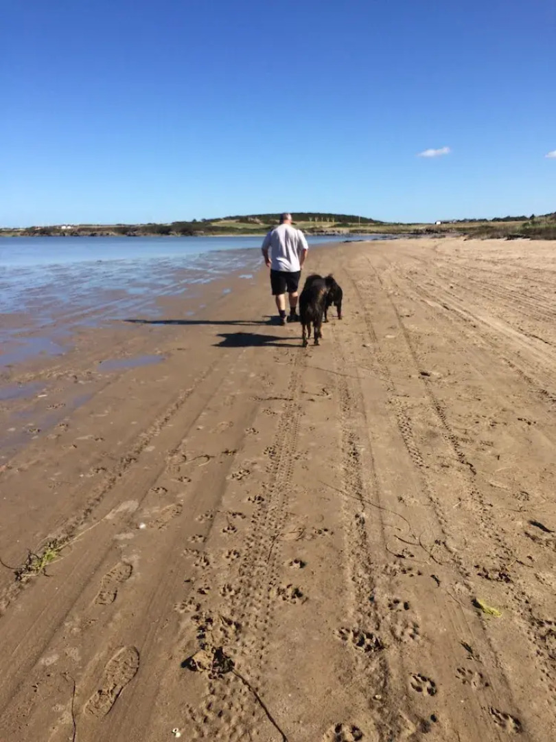 Country Retreat Sleeps 2 Near Cymyran Beach