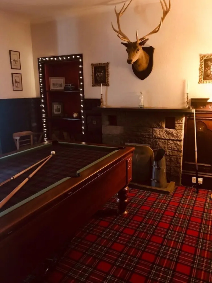 Invershin Hotel Bunkhouse & Bar