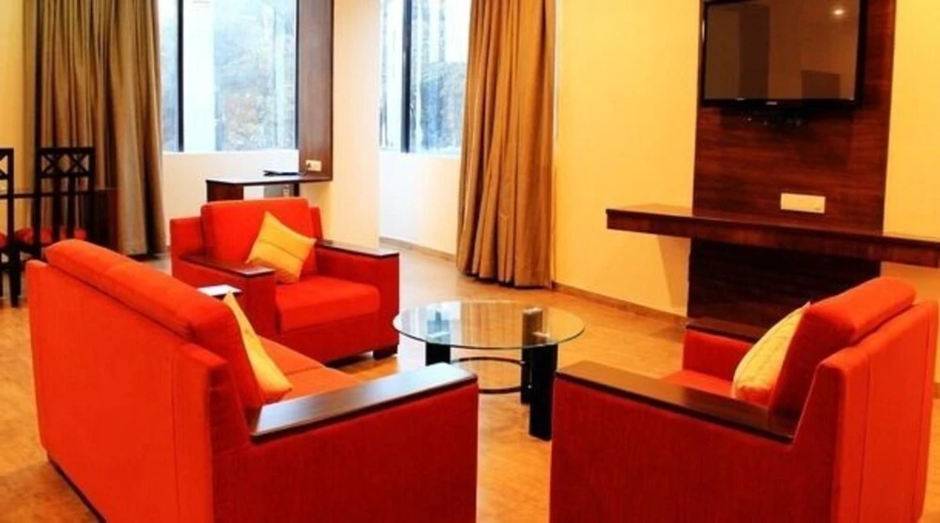 Compact Maple Leaf, E City