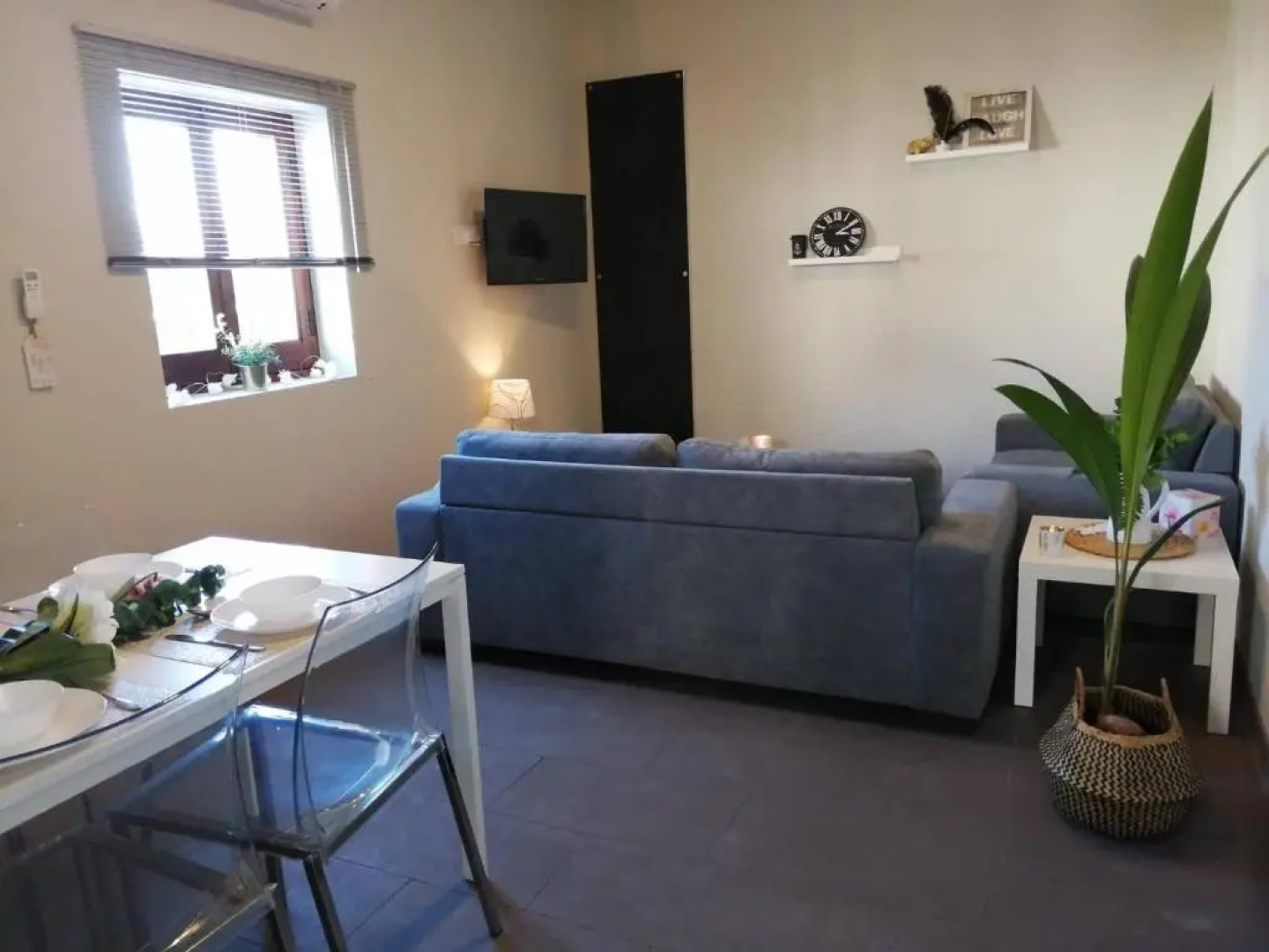 Unique 1 bedroom house