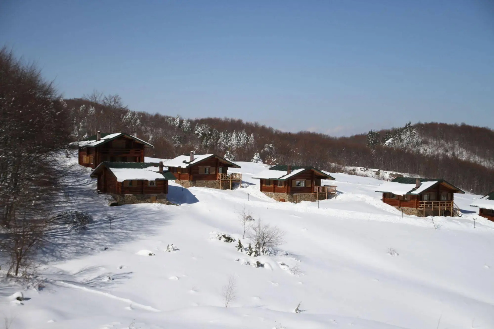 Sfendamos Wood Village