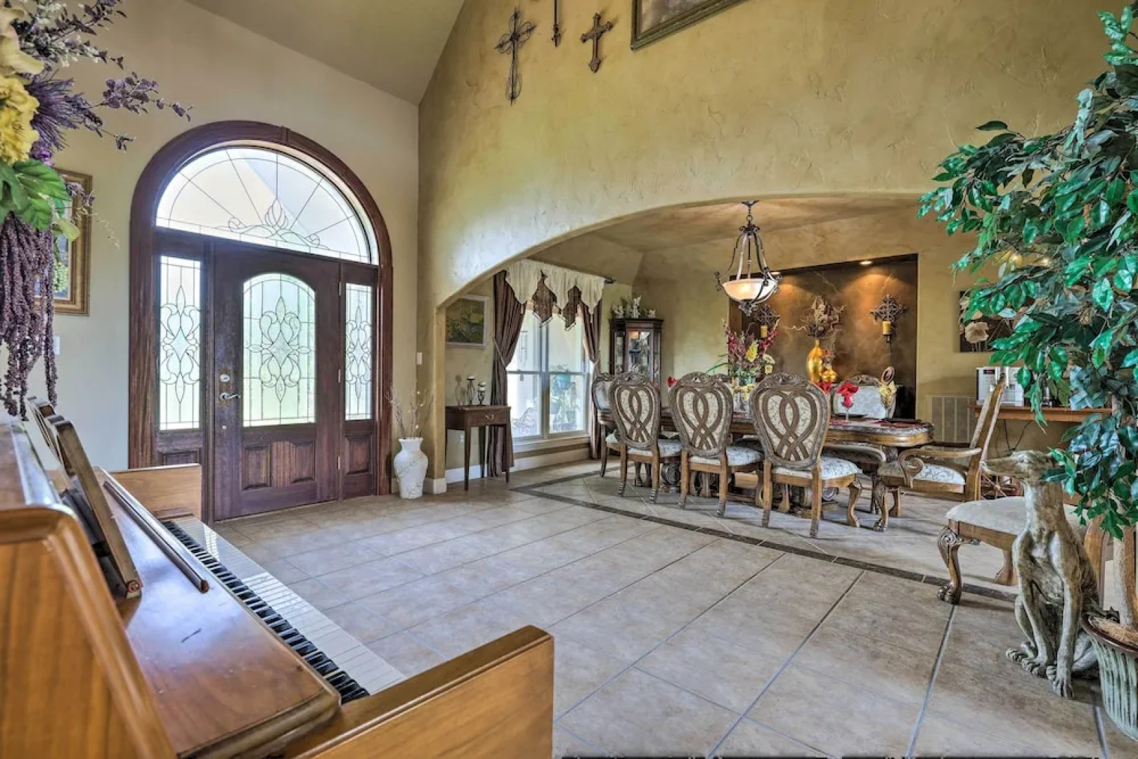 Extravagant 4,500 Sq Ft Home in Hill Country!