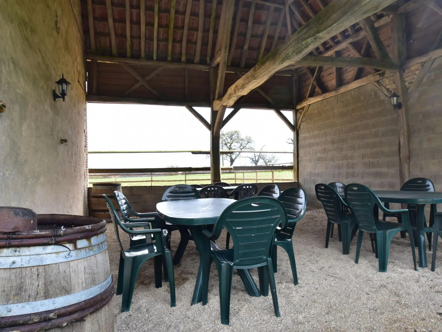 Tasteful Holiday Home in Sormery With Swimming Pool