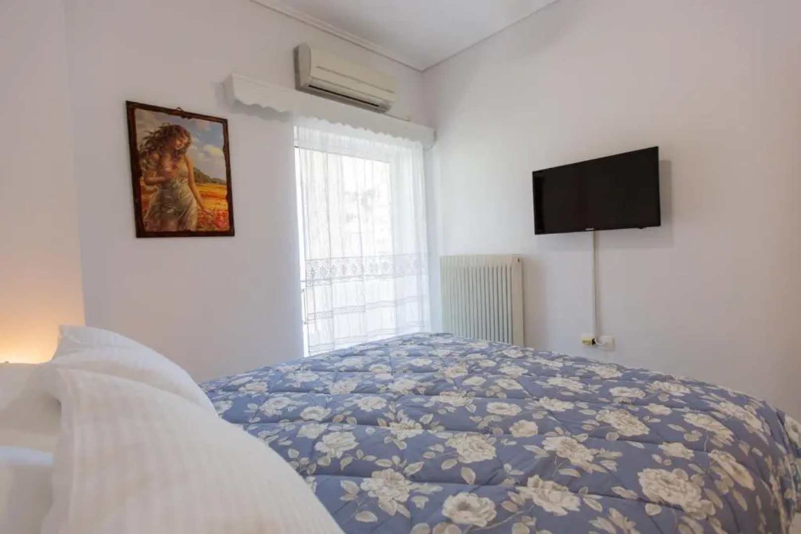 Poly's charming home - City center & near the beach 2bedroom apartment