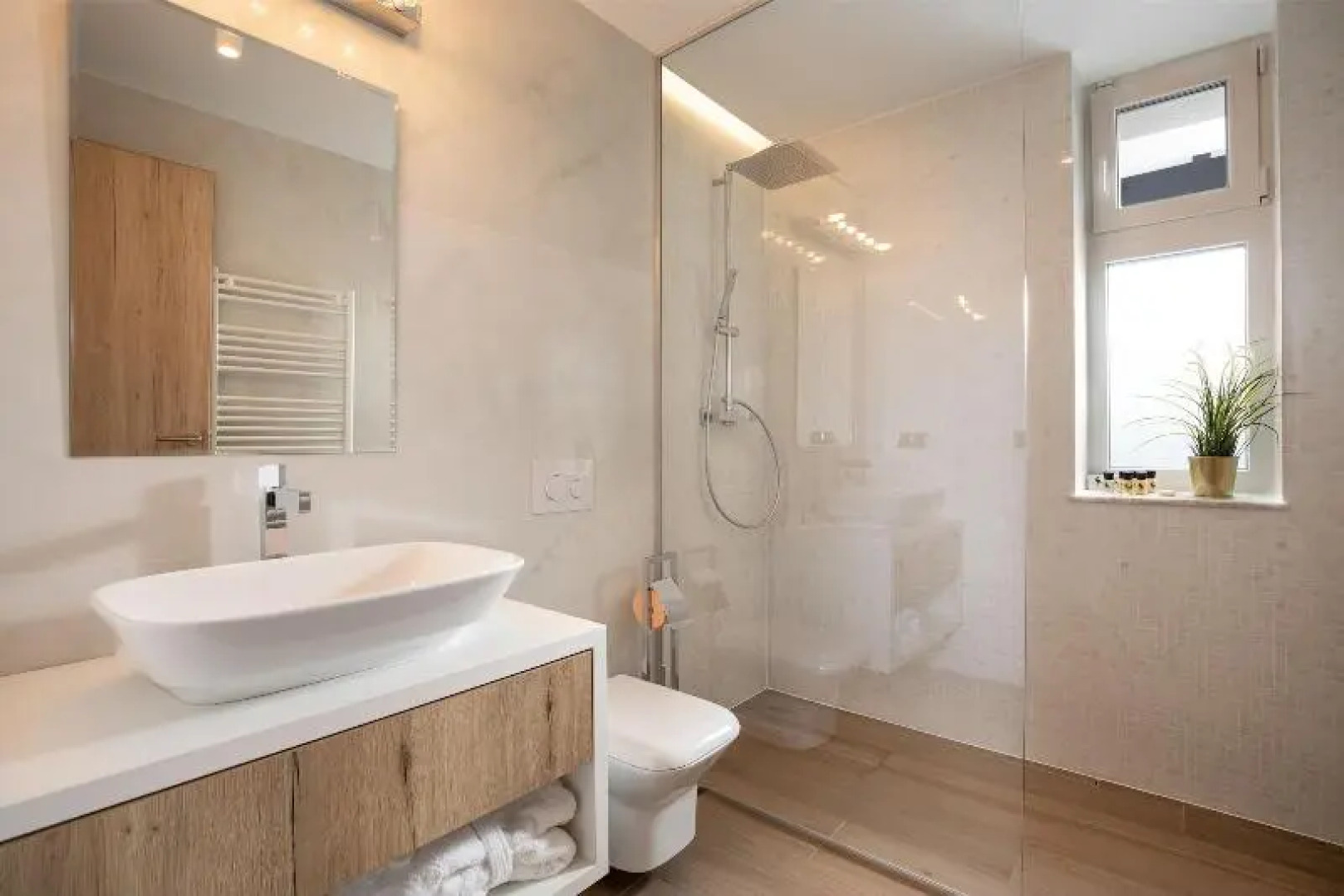 Kanopian Penthouse Hotel