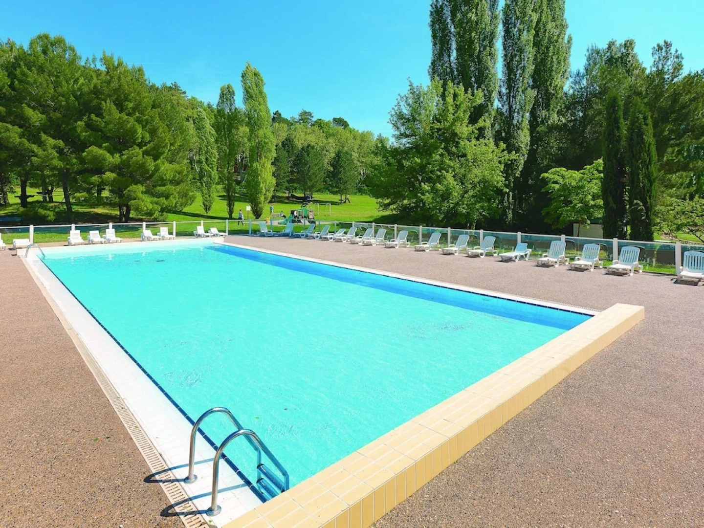 Well-kept Apartment in the Lubéron Near a spa Resort