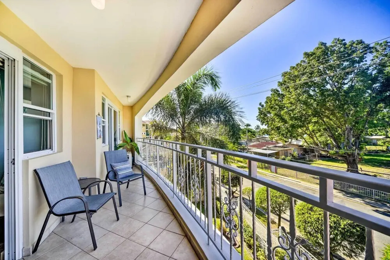 Breezy Condo w/ Ocean View Balcony: Walk to Beach!