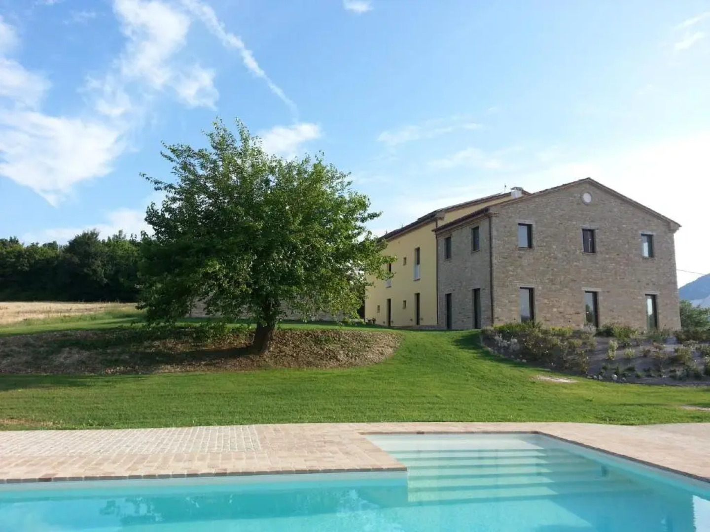 Amico Country House