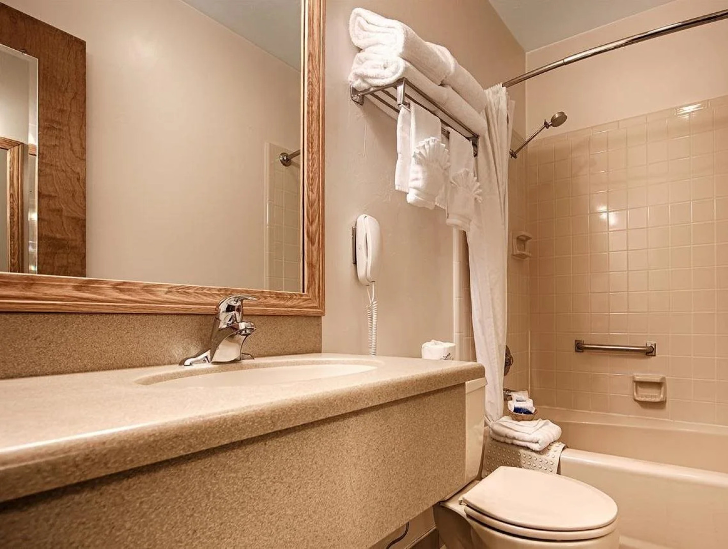 Econo Lodge Inn & Suites Vernal near Dinosaur Monument