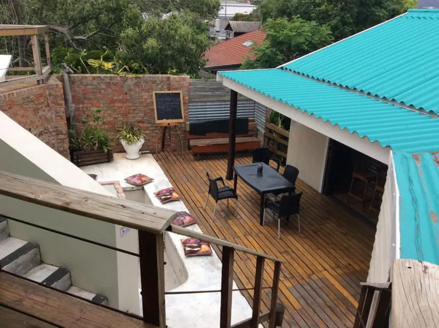 Island Vibe Knysna Hostel