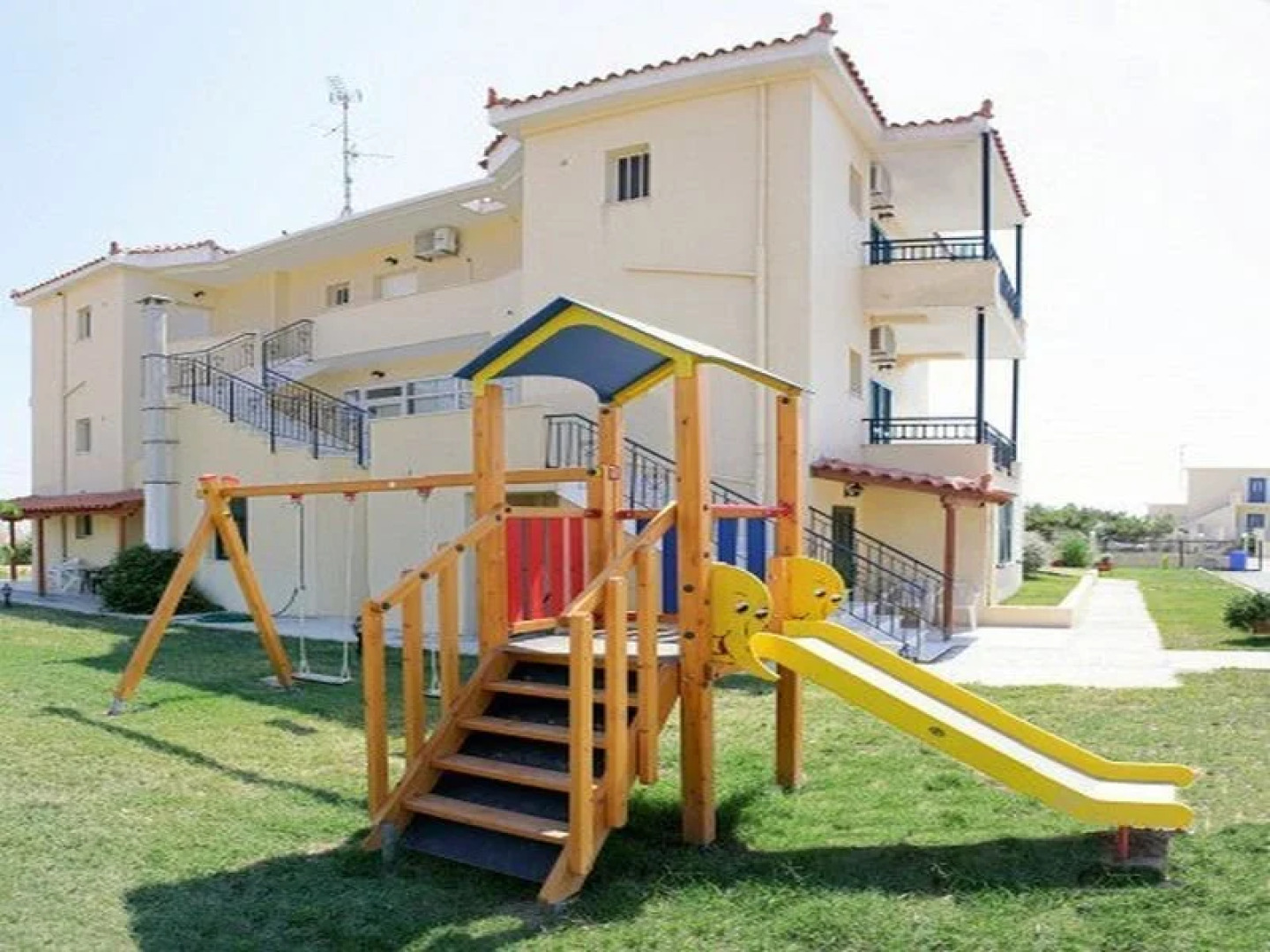 Aristi Studio Apartments