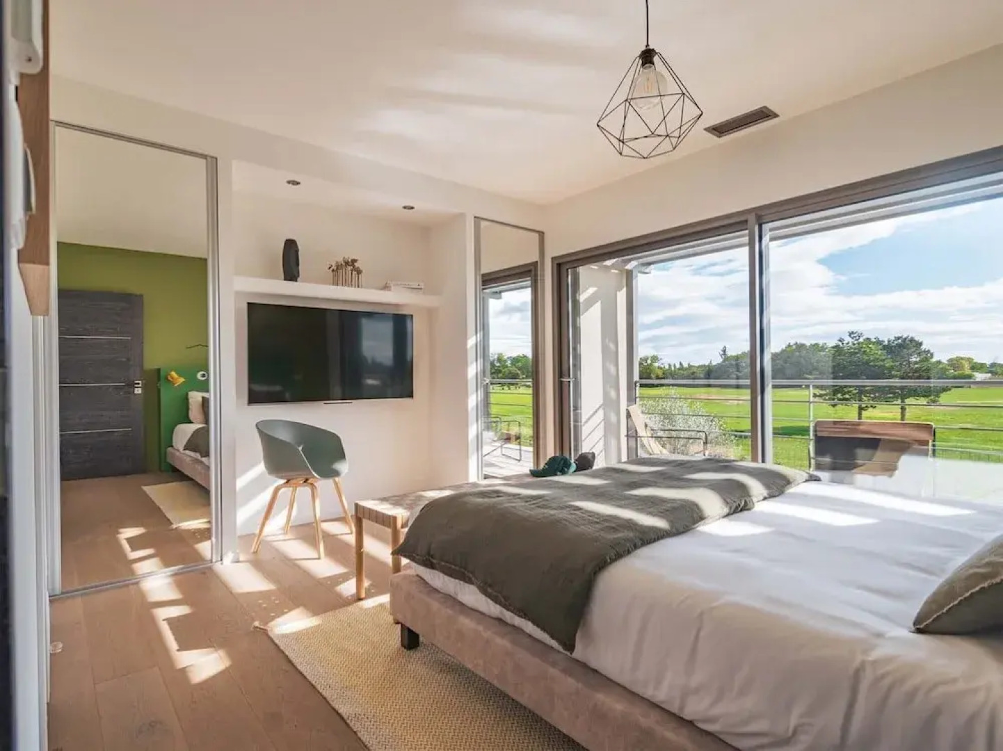 Villa 4 Bedrooms 8 PAX